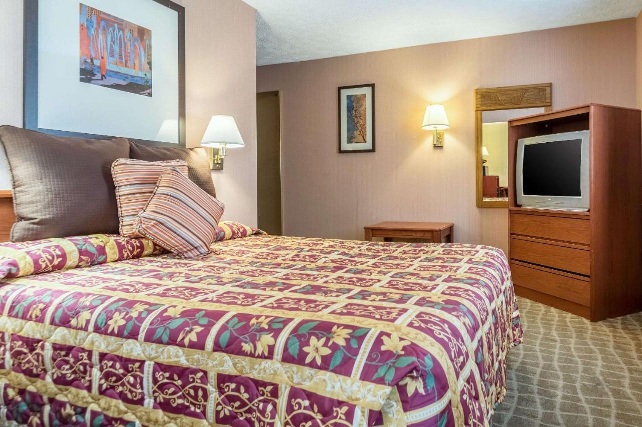 Rodeway Inn Limon Exterior foto